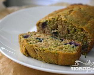 Черничный хлеб с цуккини