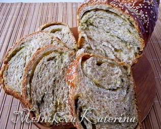 Домашний хлеб с ароматными травами