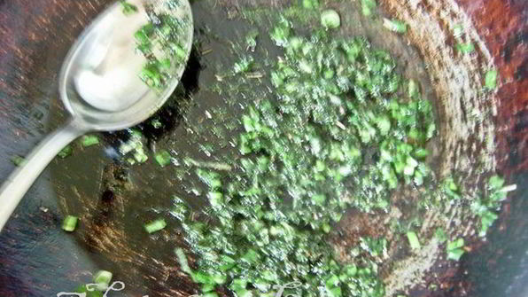 домашний хлеб с ароматными травами