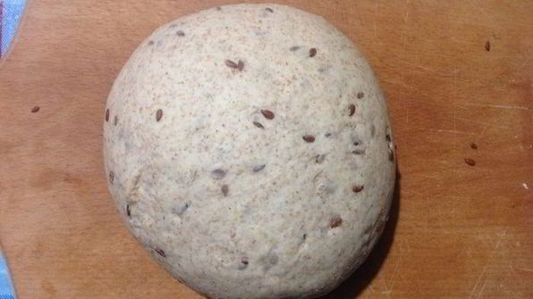 хлеб с семенами льна и цельнозерновой мукой