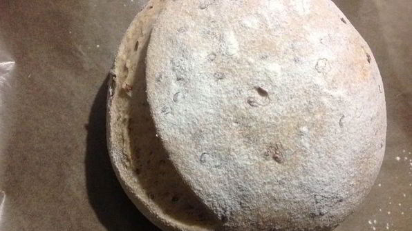 хлеб с семенами льна и цельнозерновой мукой