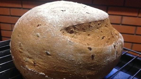 хлеб с семенами льна и цельнозерновой мукой