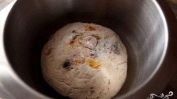 хлеб с сухофруктами и орехами