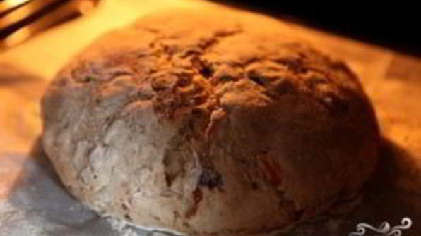 хлеб с сухофруктами и орехами