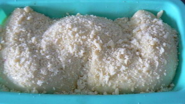 хлеб со штрейзелем и смородиной