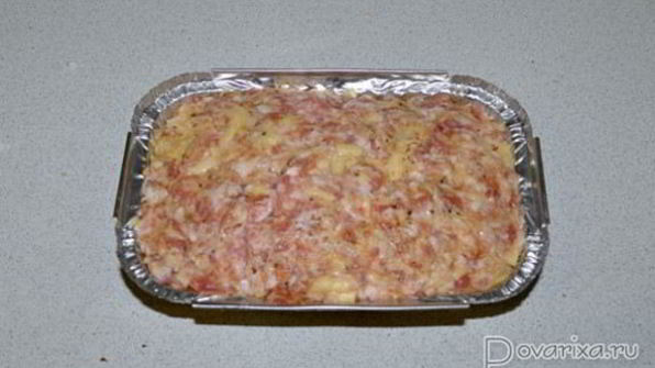 мясной хлеб с маслинами и сыром