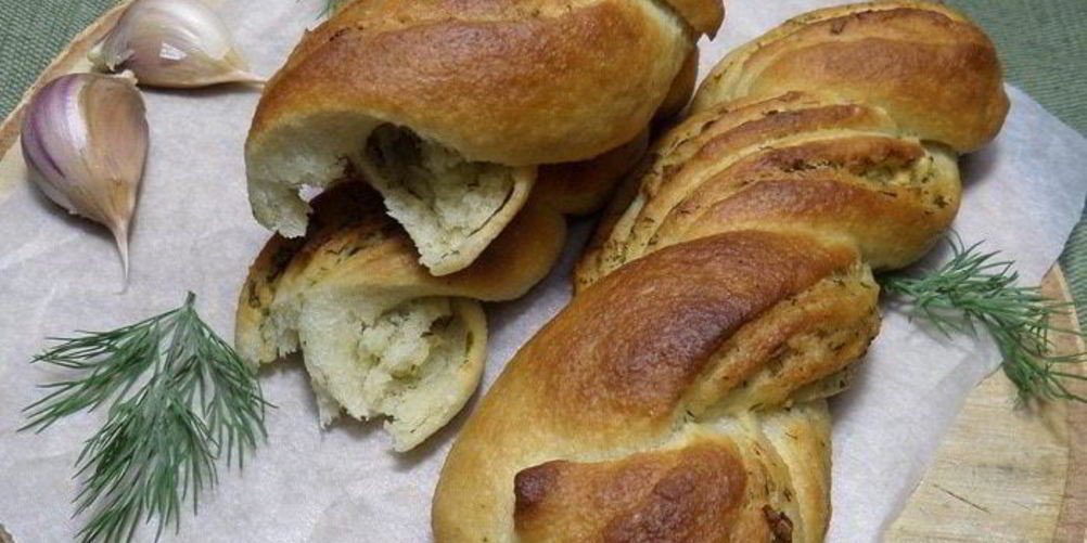 Рецепт постного хлеба с чесноком и зеленью