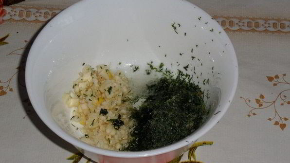 постный хлеб с чесноком и зеленью