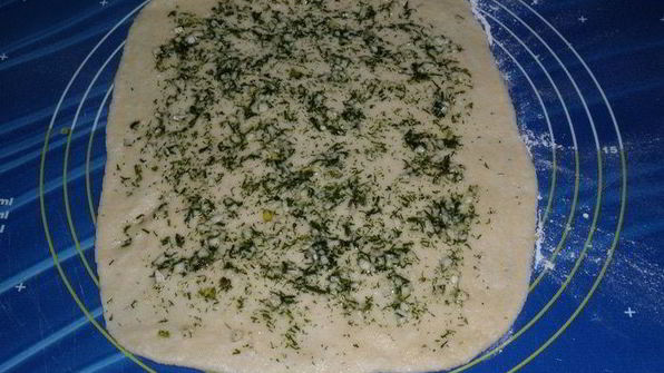 постный хлеб с чесноком и зеленью