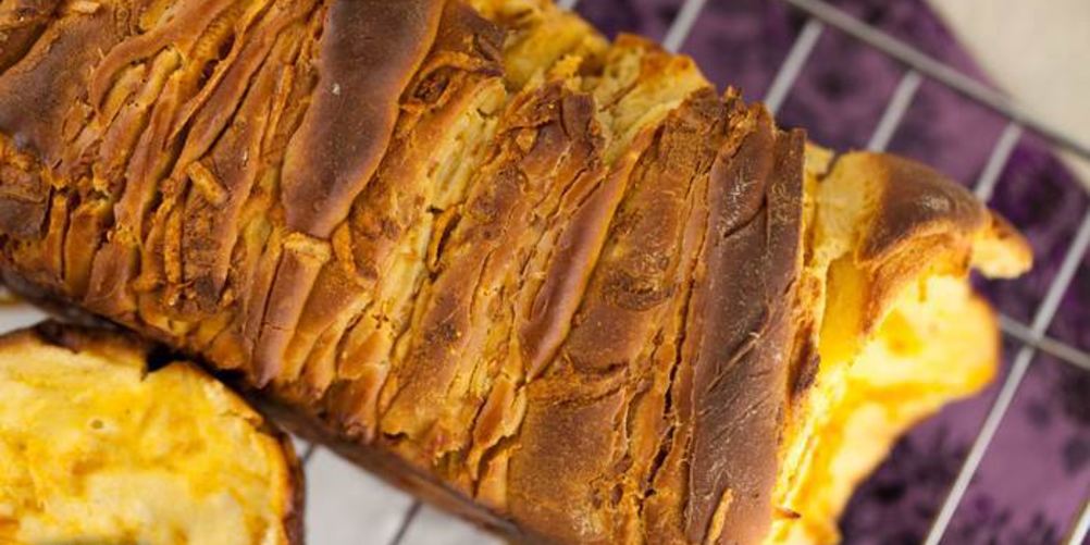 Рецепт сырного хлеба на белом вине