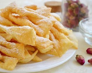 Хворост на кефире с водкой