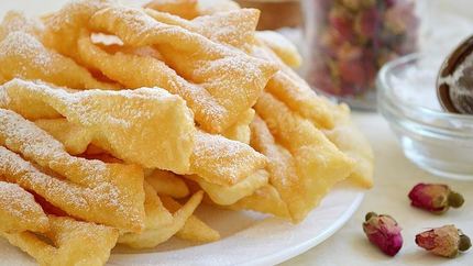 Хворост на кефире с водкой