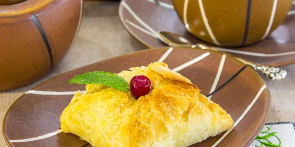 Рецепт конвертиков из слоеного теста с фаршированными абрикосами