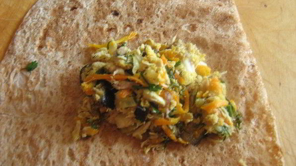 горячая закуска из лаваша с курицей и баклажанами