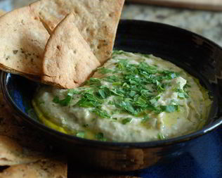 Хрустящий лаваш с фасолевой намазкой