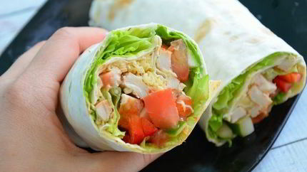 Курица с овощами в лаваше