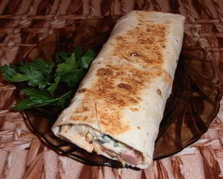 Лаваш с копченой курицей