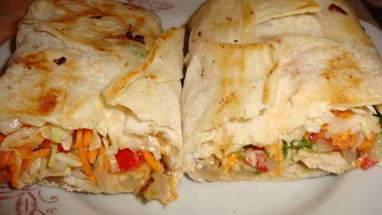 Лаваш с курицей и овощами