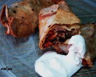 Мясо с овощами, запеченное в лаваше