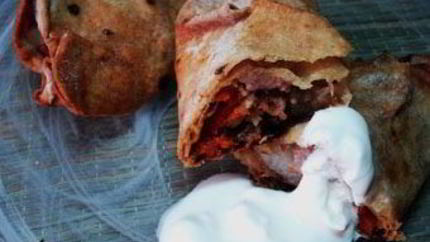 Мясо с овощами, запеченное в лаваше