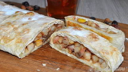 Рулет с яблоками из лаваша