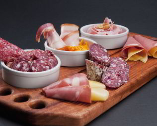 Рулеты с колбасой и сыром в тесте и в лаваше