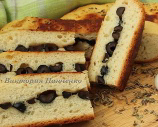 Фокачча с маслинами и орегано