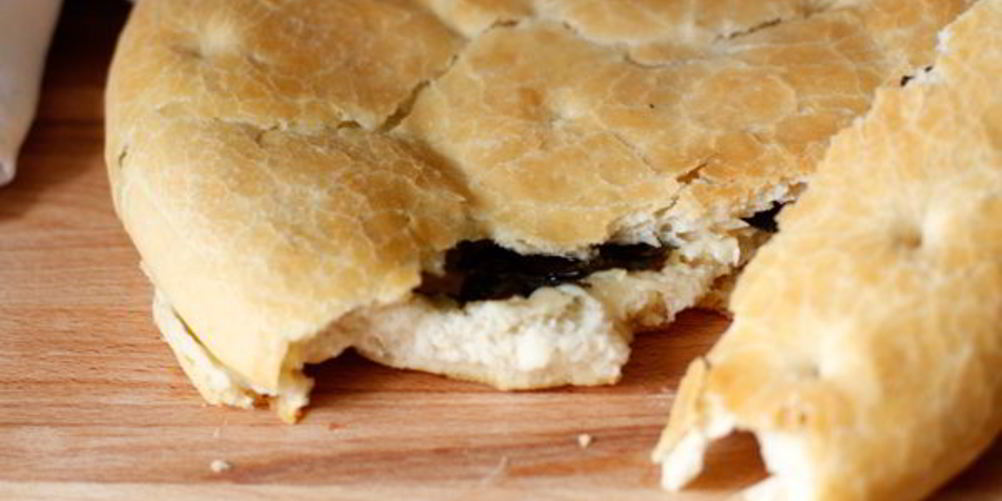 Рецепт фокаччи с сыром и базиликом