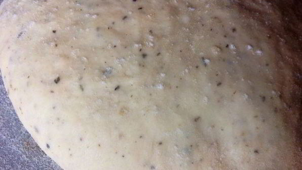 фокачча с томатами и базиликом