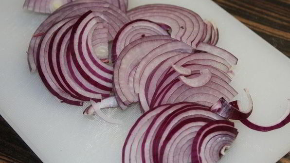 фокачча с жареным луком и розмарином