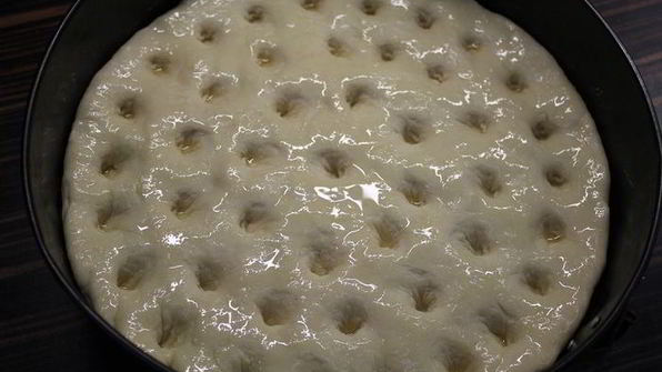 фокачча с жареным луком и розмарином