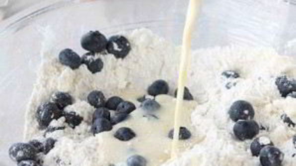 лепешки с черникой