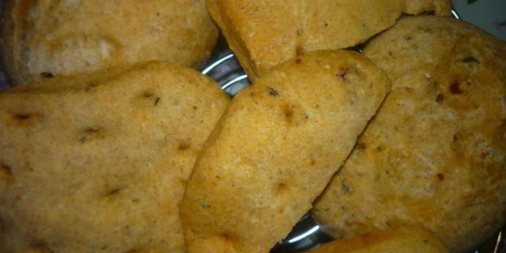 Рецепт лепешек с кукурузной мукой, сыром и пряностями