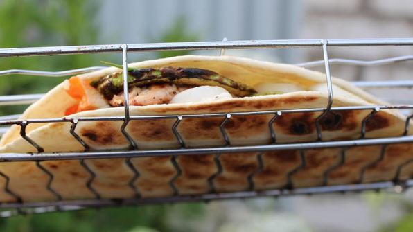 лепешки с курицей на гриле