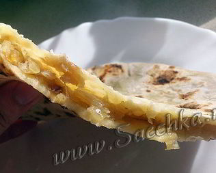 Лепешки с луком