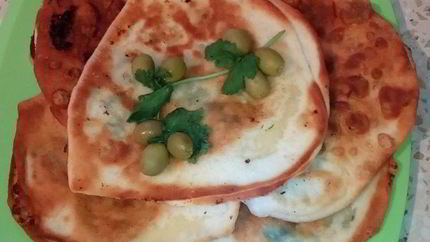 Лепешки с творогом и кинзой