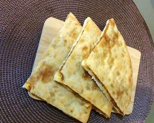 Лобиани — лепешка с фасолью