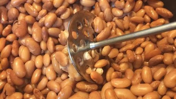 лобиани — лепешка с фасолью