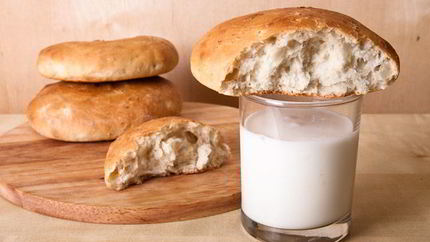 Луковые лепешки-булочки