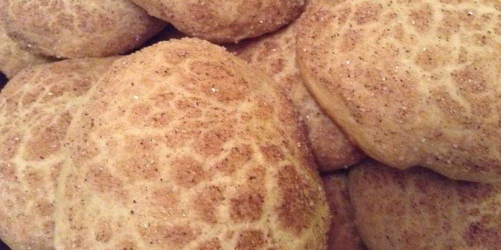 Рецепт постных лепешек на рассоле с корицей и сахаром