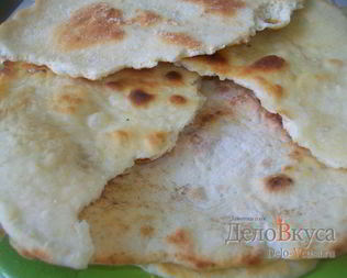 Пресная лепешка на кислом молоке