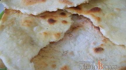 Пресная лепешка на кислом молоке