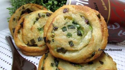 Слоеные лепешки с зеленым луком