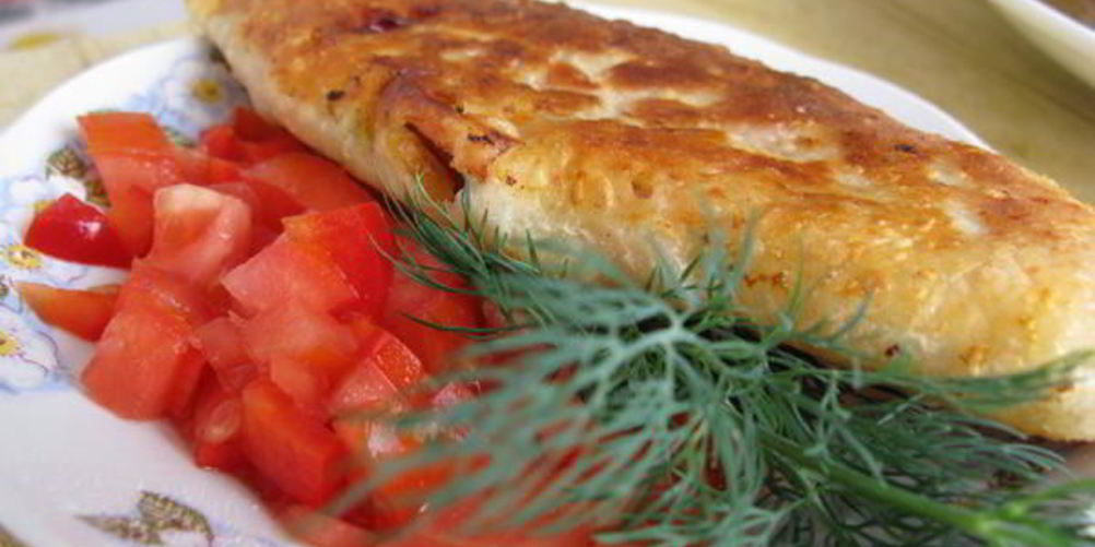 Рецепт сырных лепешек-чебуреков с ветчиной