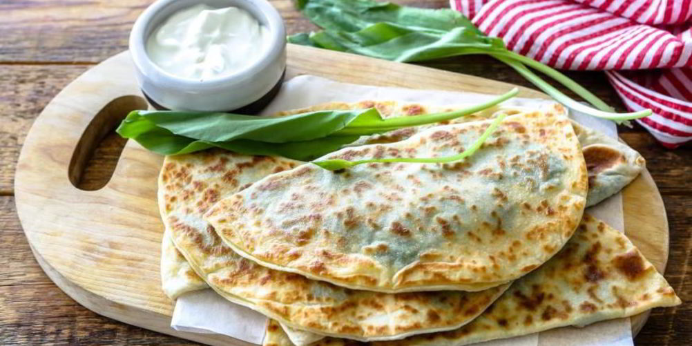 Рецепт сырных лепешек с зеленью и мацони