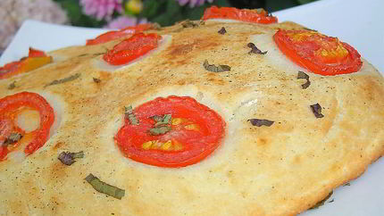 Великолепная лепешка с помидорами