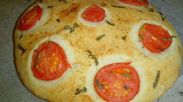 великолепная лепешка с помидорами