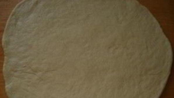 внушительный расстегай лепешкой