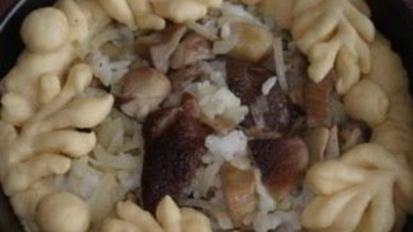 внушительный расстегай лепешкой