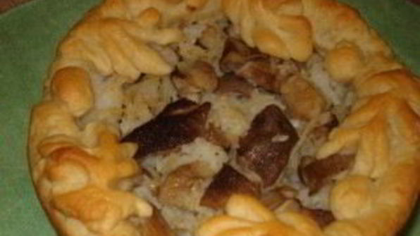 внушительный расстегай лепешкой